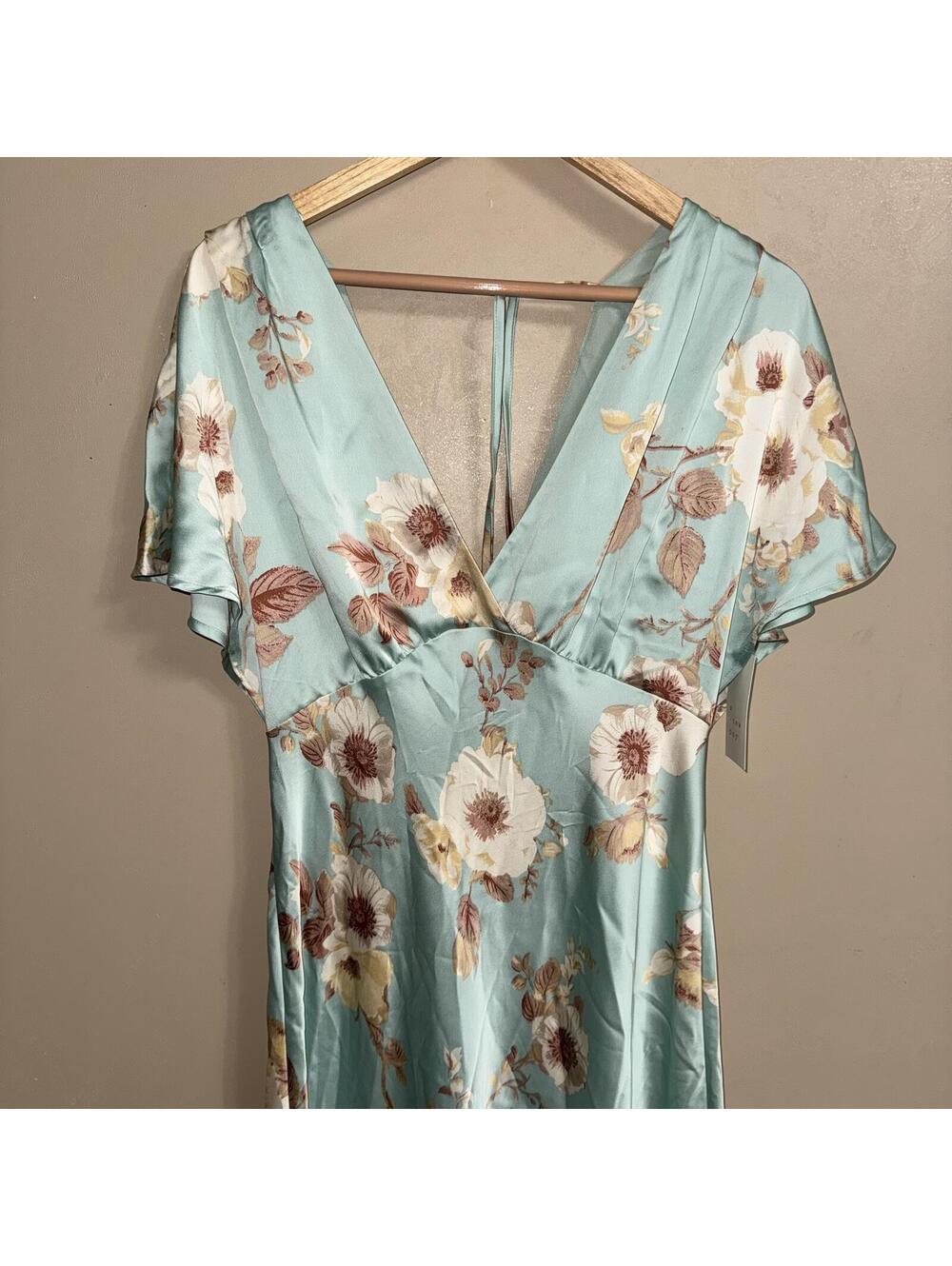 Boho Floral Maxi Dress Sage Green V-neck Cottagecore A new day dress Size Small - Picture 2 of 7